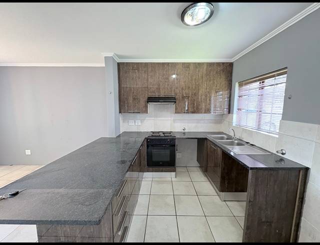 1 BEDROOM APARTMENT FOR SALE IN RIVONIA